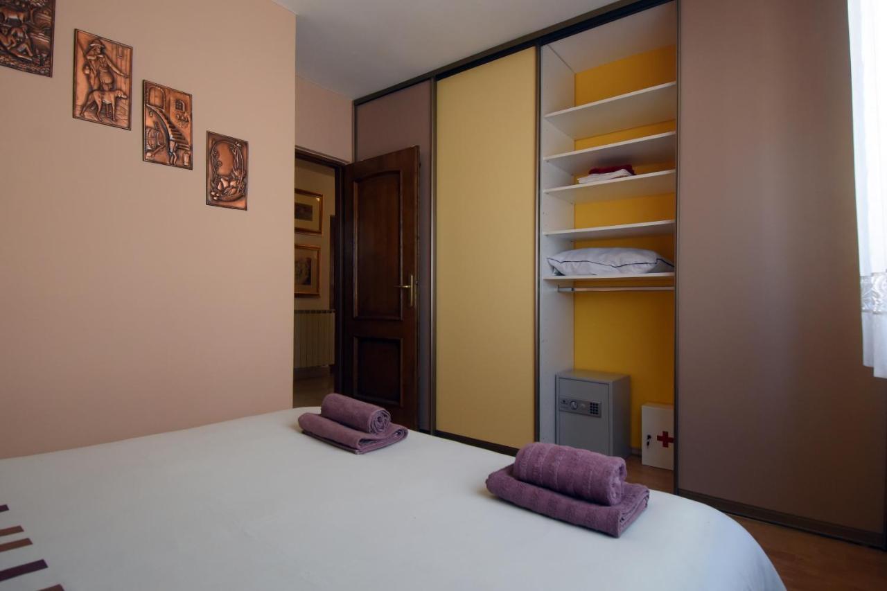 Gallery Premium 99 Near Ammphiteatre With Garage 5 Days And More Gratis Apartment Pula Exterior photo