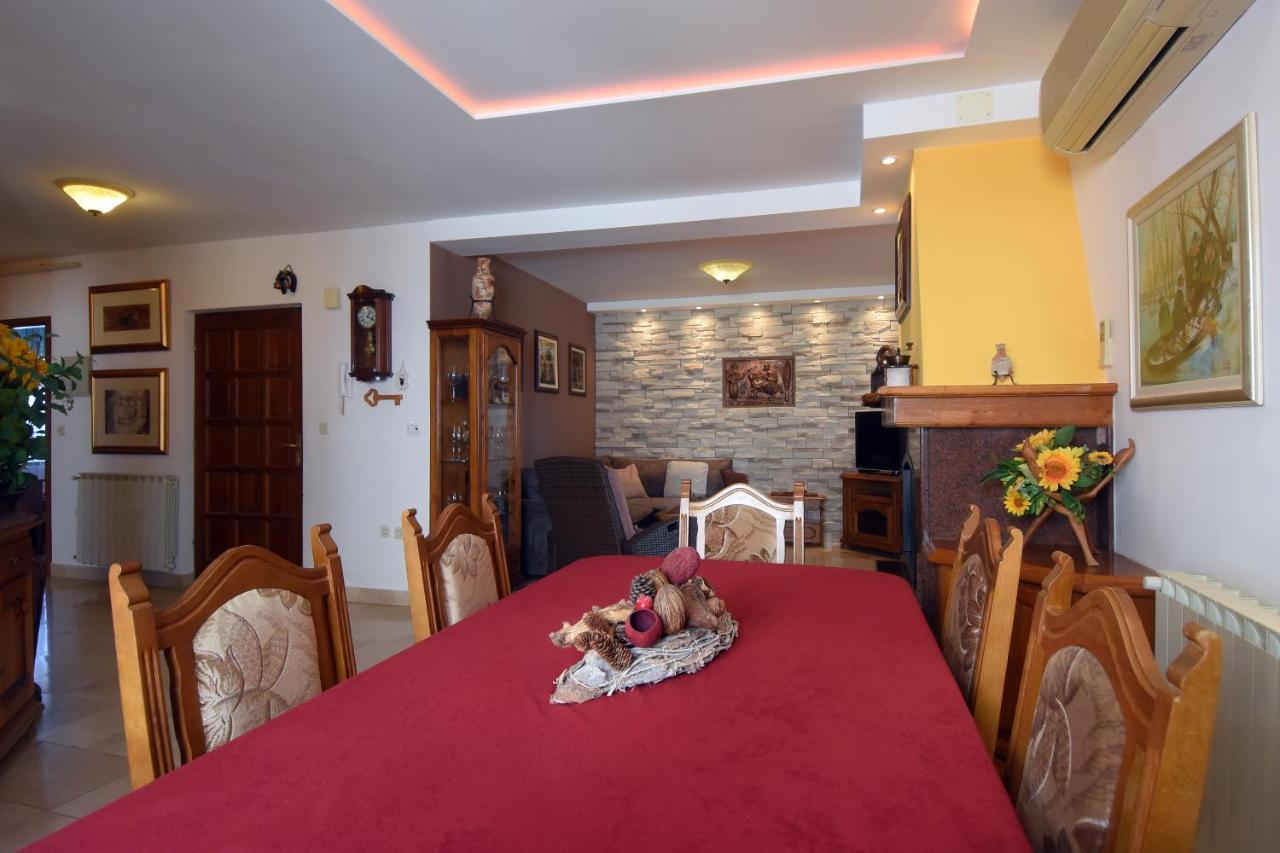 Gallery Premium 99 Near Ammphiteatre With Garage 5 Days And More Gratis Apartment Pula Exterior photo