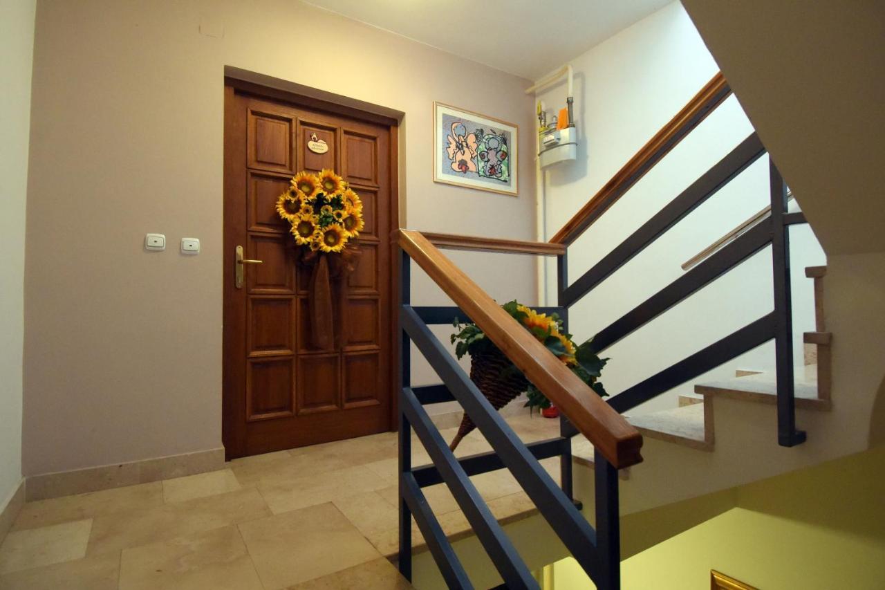 Gallery Premium 99 Near Ammphiteatre With Garage 5 Days And More Gratis Apartment Pula Exterior photo
