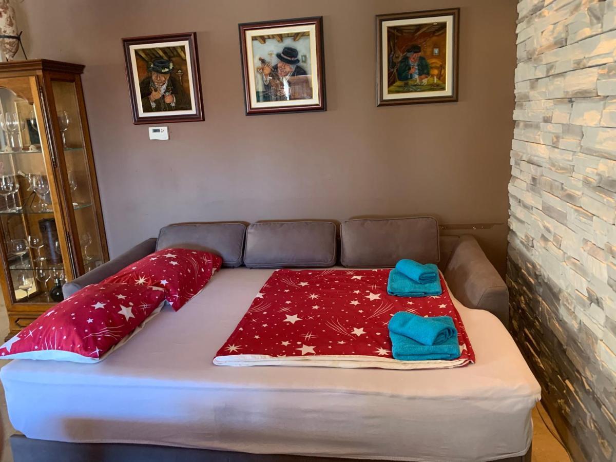 Gallery Premium 99 Near Ammphiteatre With Garage 5 Days And More Gratis Apartment Pula Exterior photo